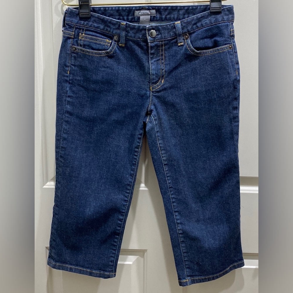 Ann Taylor Capri Blue SZ 8 Coastal Preppy Everyday Classic Americana Denim Jeans